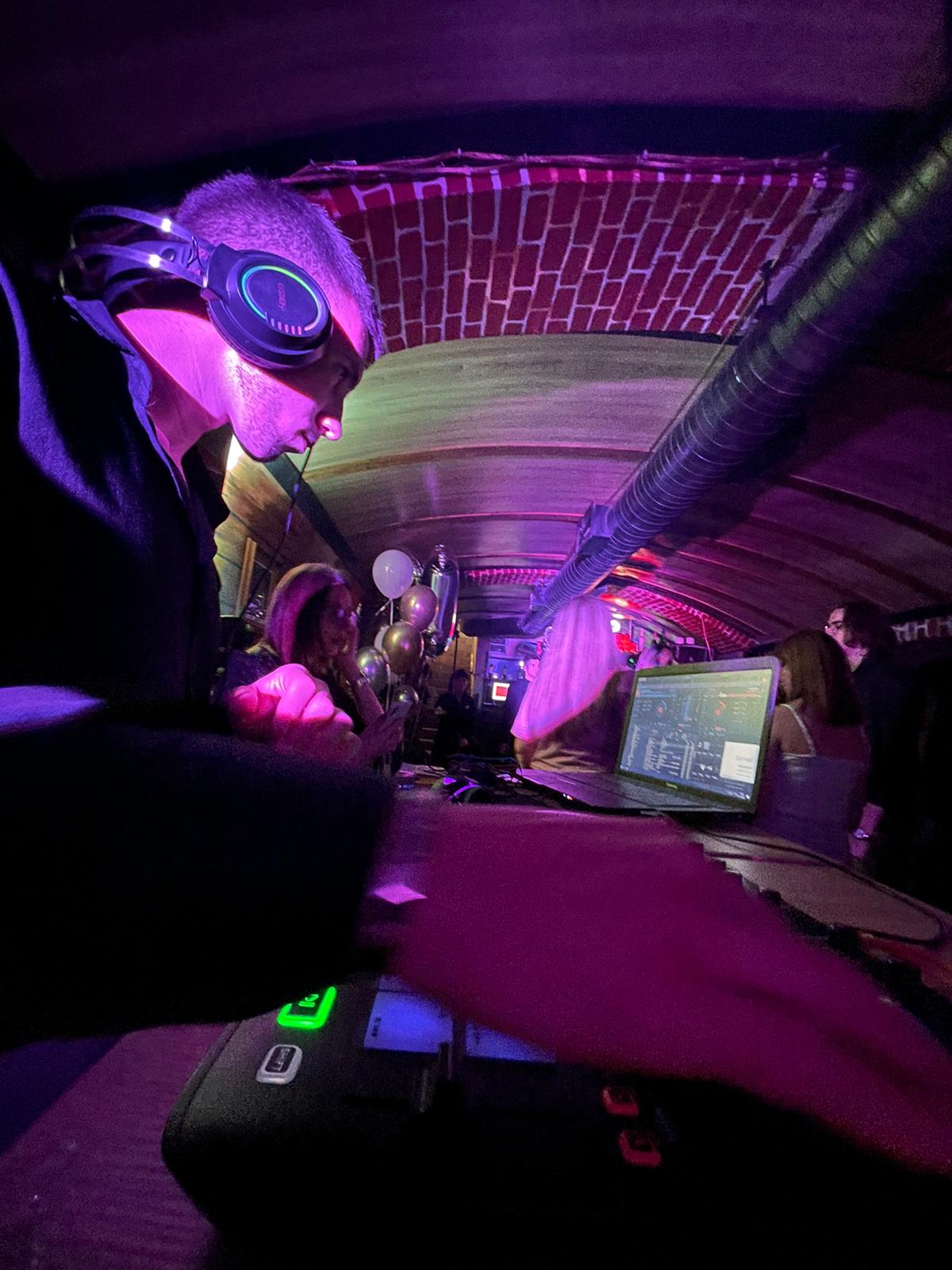 Kompletna obuka za di-džejeve